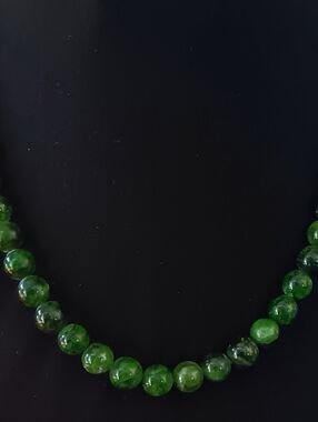 Russian Diopside Green Beaded Necklace with Magnetic Bead Clasp NWOTs.